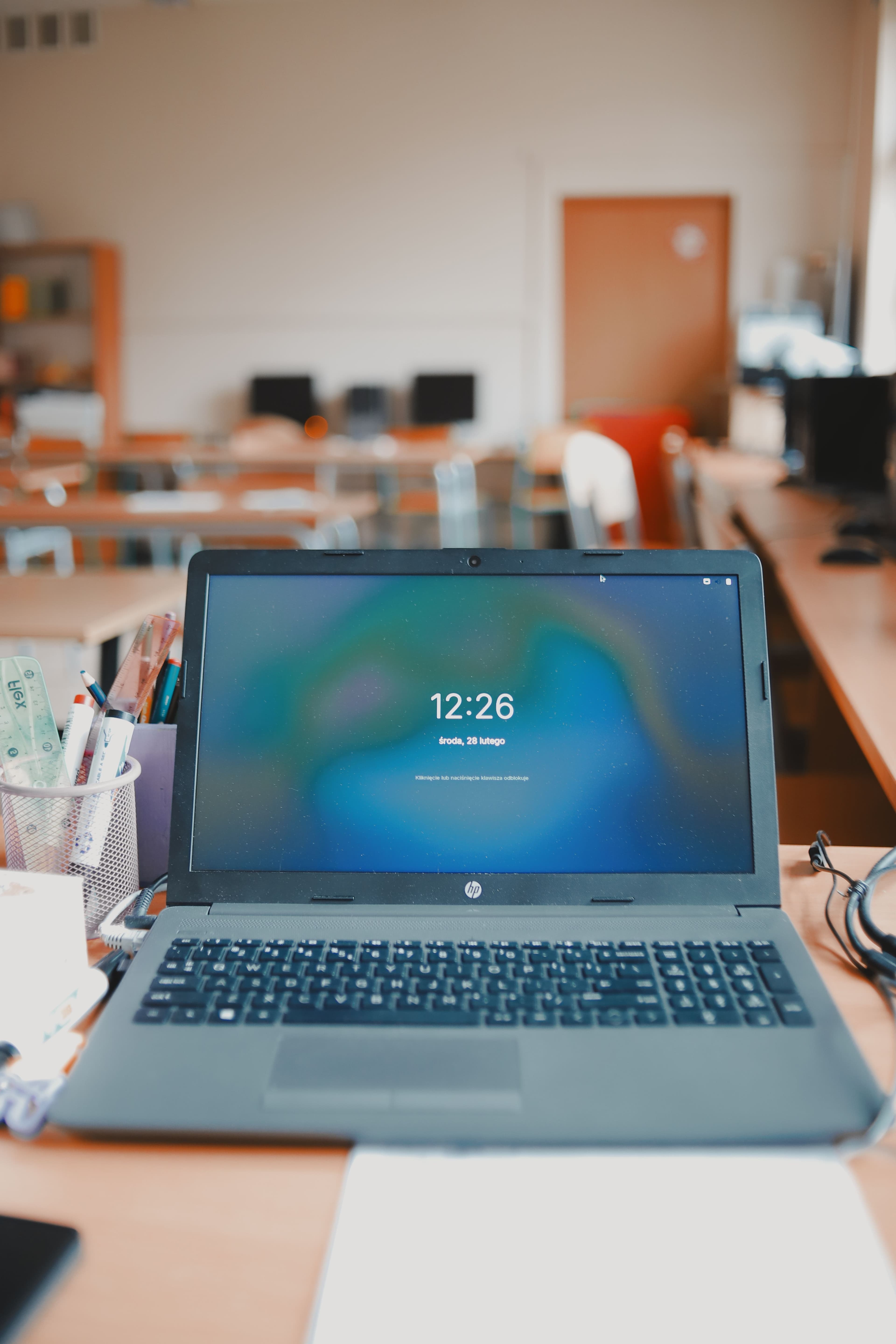 Ordinateur portable dans une salle de classe
